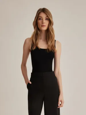Ribbed sleeveless pullover