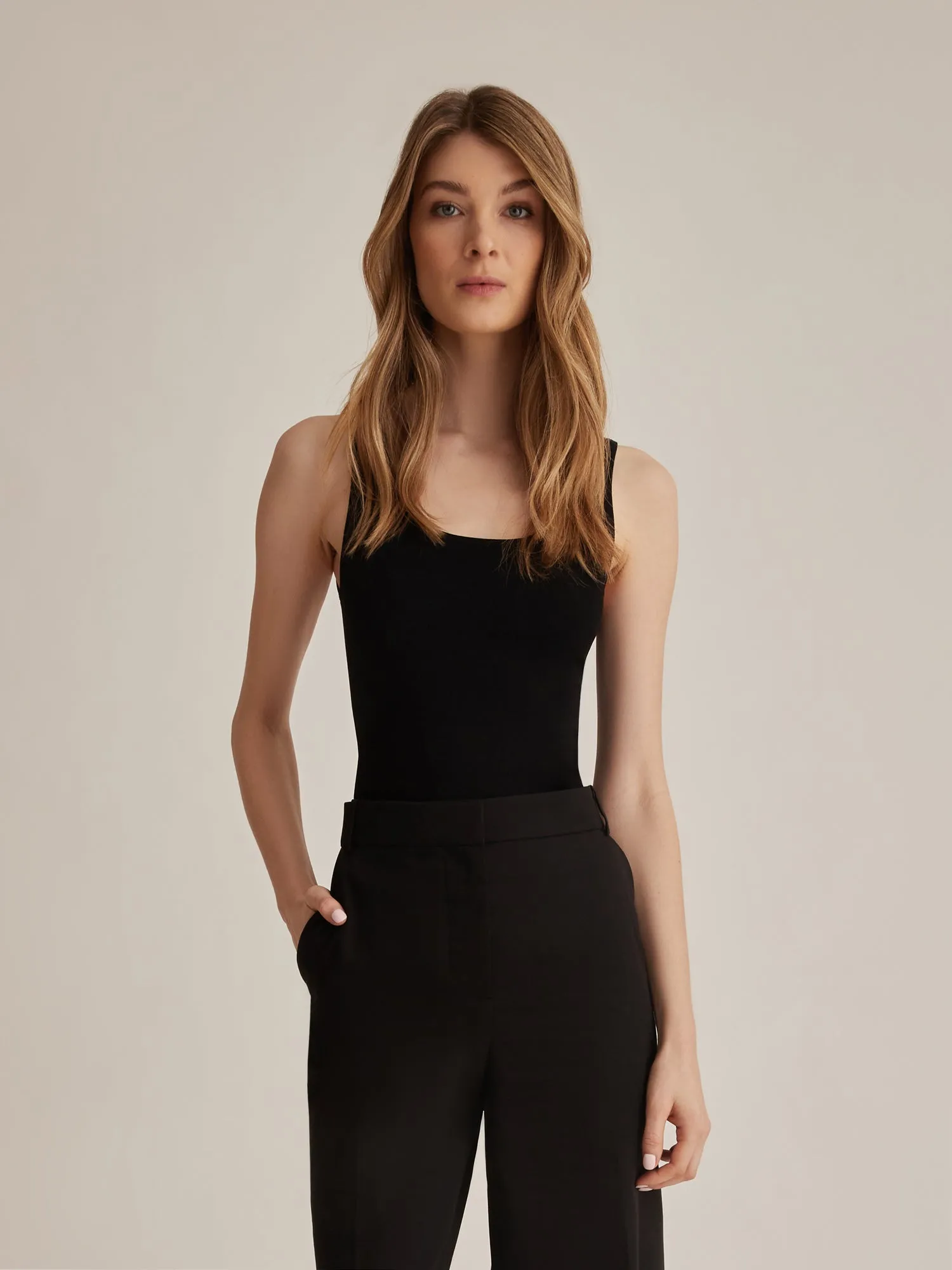 Ribbed sleeveless pullover