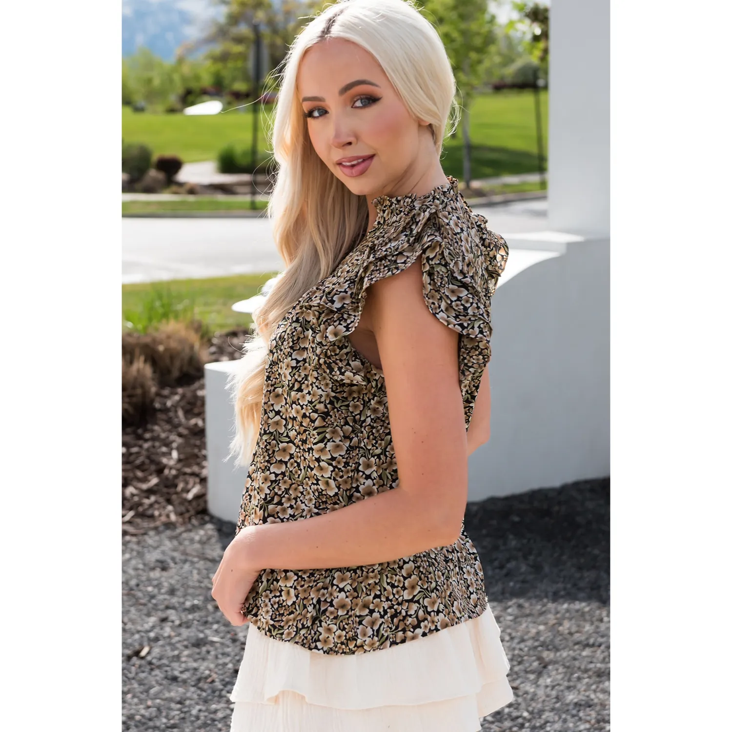 Women's Elegant Casual Floral V-Neck Ruffle Blouse Top for Summer-Khaki